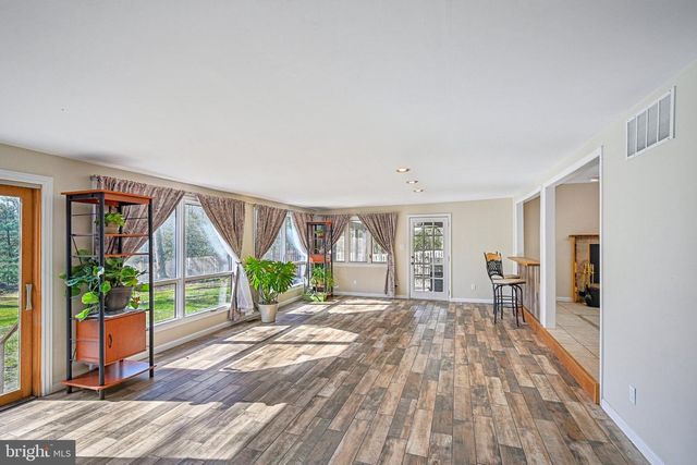 39 OAKWOOD DR, Medford, NJ 08055