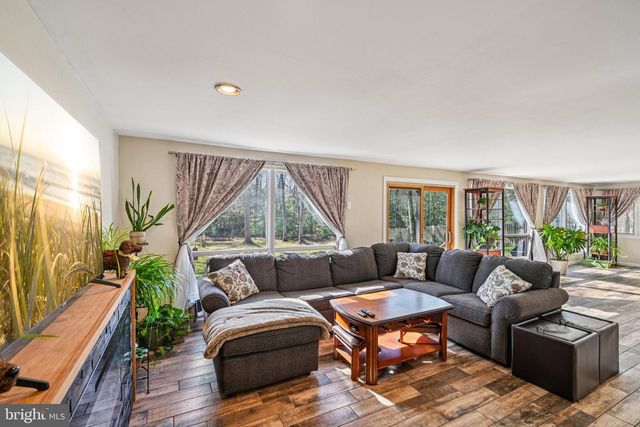 39 OAKWOOD DR, Medford, NJ 08055