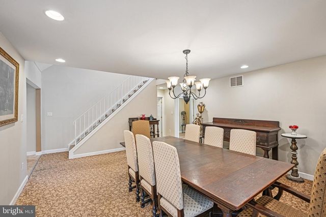 39 OAKWOOD DR, Medford, NJ 08055