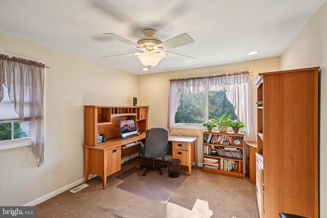 39 OAKWOOD DR, Medford, NJ 08055