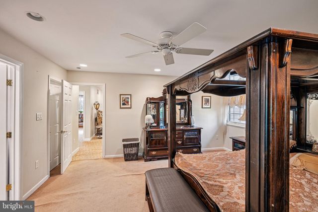 39 OAKWOOD DR, Medford, NJ 08055