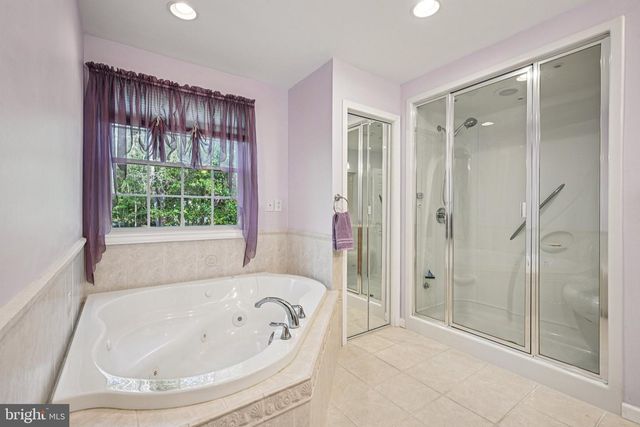 39 OAKWOOD DR, Medford, NJ 08055