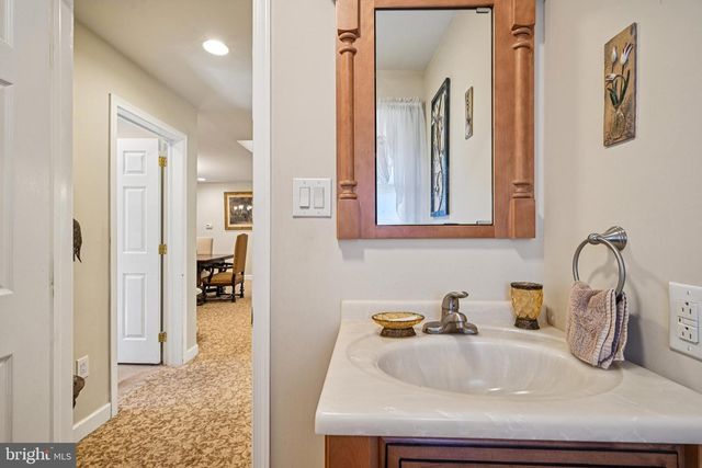 39 OAKWOOD DR, Medford, NJ 08055