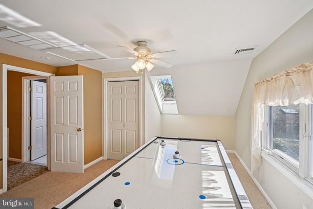 39 OAKWOOD DR, Medford, NJ 08055