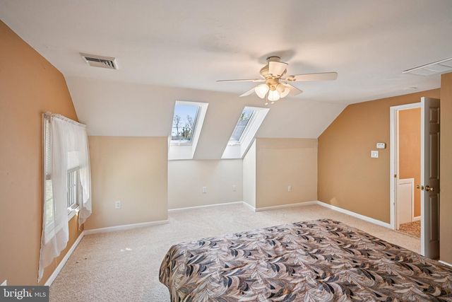 39 OAKWOOD DR, Medford, NJ 08055