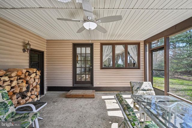 39 OAKWOOD DR, Medford, NJ 08055