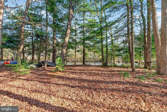 39 OAKWOOD DR, Medford, NJ 08055