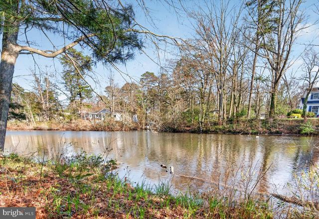 39 OAKWOOD DR, Medford, NJ 08055