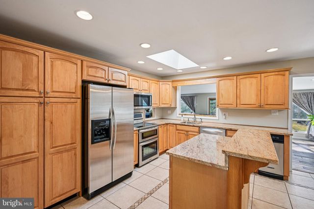 39 OAKWOOD DR, Medford, NJ 08055