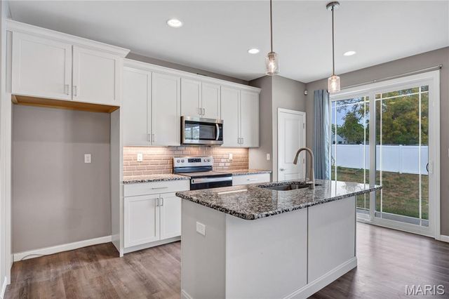 11140 Fort Samuel Dr., Bridgeton, MO 63044