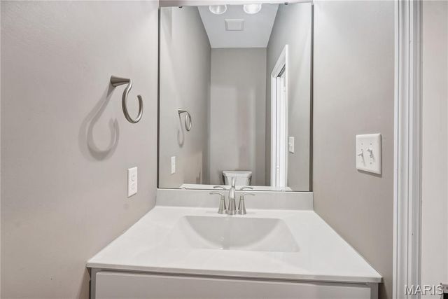 11140 Fort Samuel Dr., Bridgeton, MO 63044