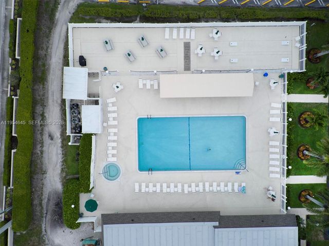 1521 NW 18th AVE 101, Delray Beach, FL 33445