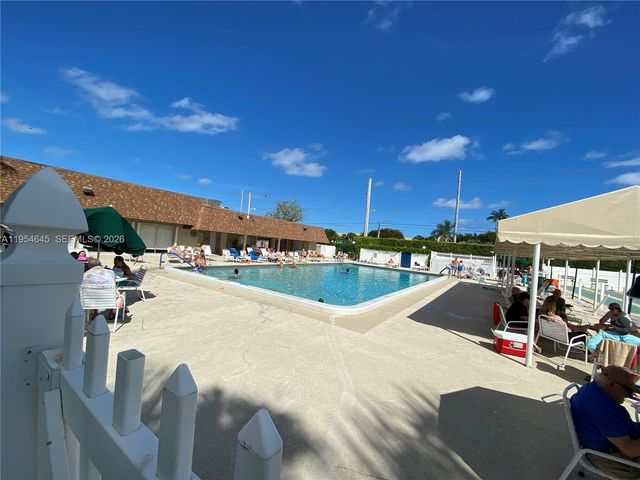 1521 NW 18th AVE 101, Delray Beach, FL 33445