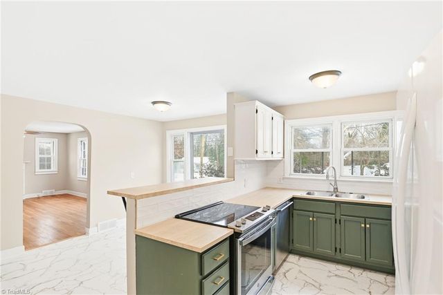 2850 Konnoak Drive, Winston-salem, NC 27127