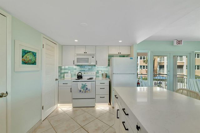 1555 NE Ocean Boulevard 402, Stuart, FL 34996