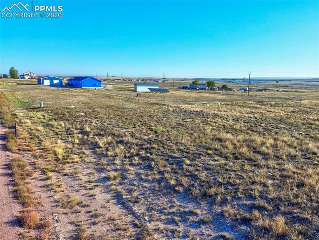 420 N Heather Drive, Pueblo, CO 81007 — photo 2