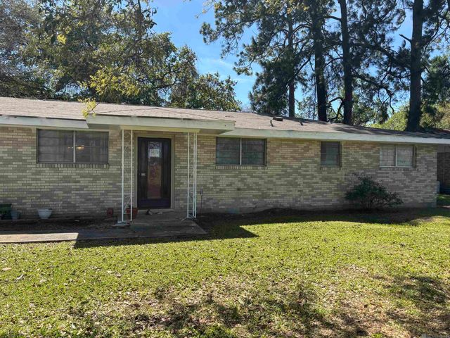 2641 Court St, Port Allen, LA 70767