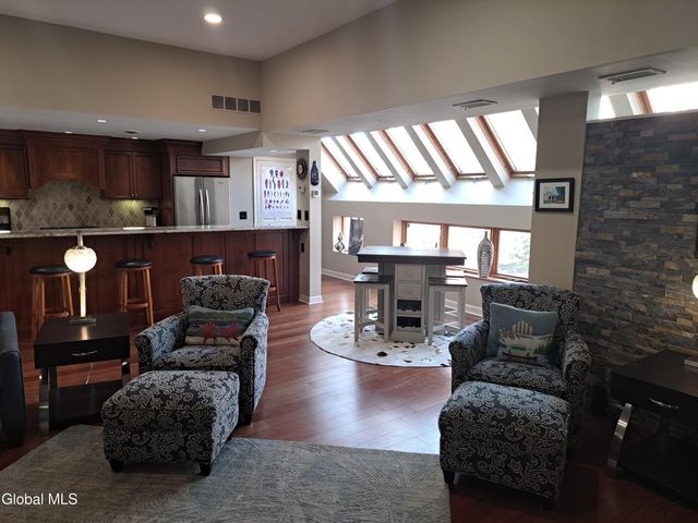 106 Spring St Street 8, Saratoga Springs, NY 12866