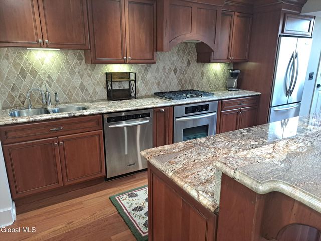 106 Spring St Street 8, Saratoga Springs, NY 12866