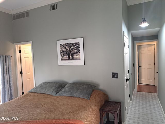 106 Spring St Street 8, Saratoga Springs, NY 12866