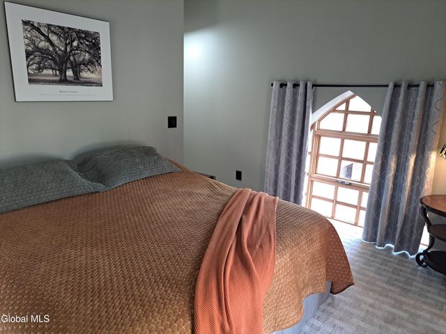 106 Spring St Street 8, Saratoga Springs, NY 12866