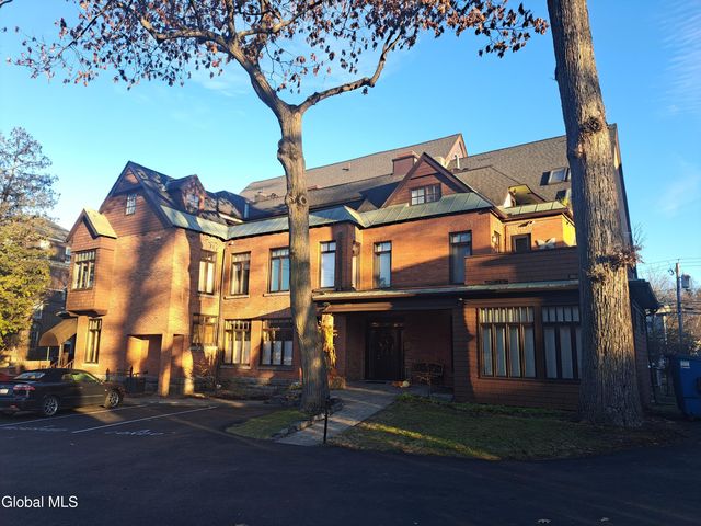 106 Spring St Street 8, Saratoga Springs, NY 12866