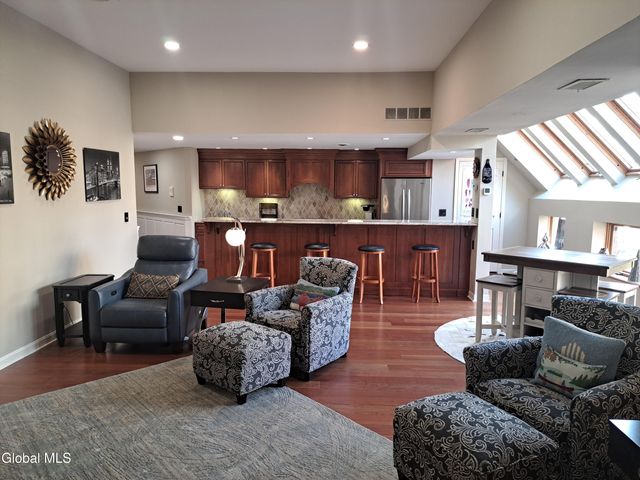 106 Spring St Street 8, Saratoga Springs, NY 12866