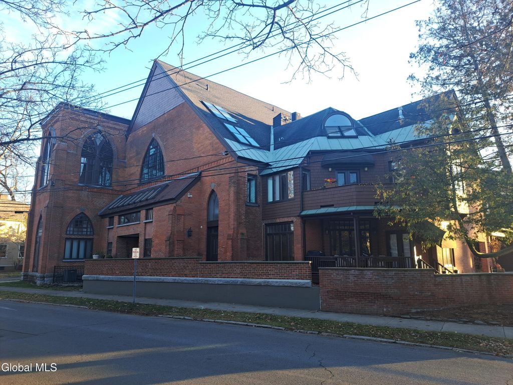 106 Spring St Street 8, Saratoga Springs, NY 12866