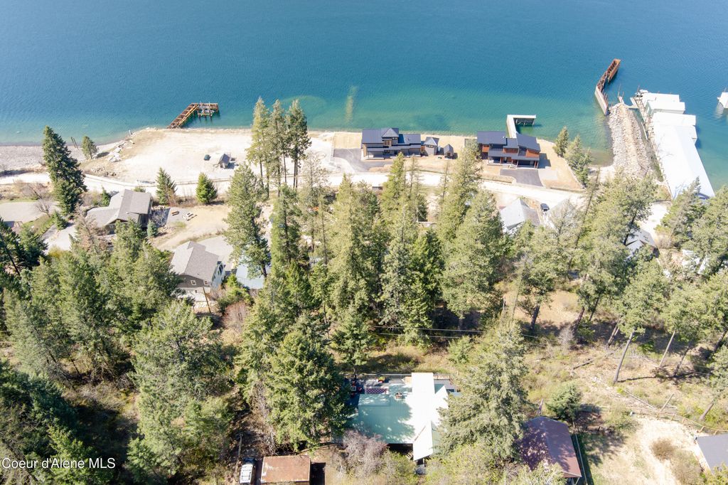 268 Gold Coin Ln, Sagle, ID 83860