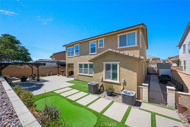 5425 Daytime Avenue, Fontana, CA 92336