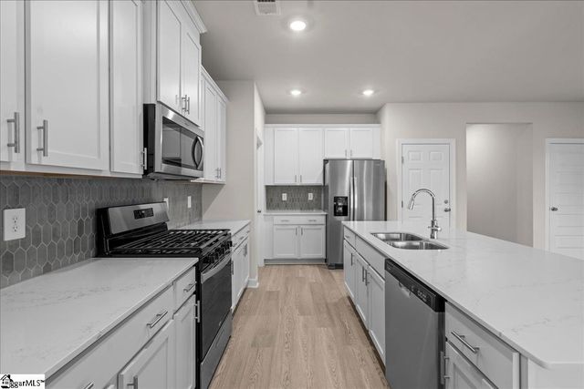 422 Yellowstone Trail, Gray Court, SC 29645