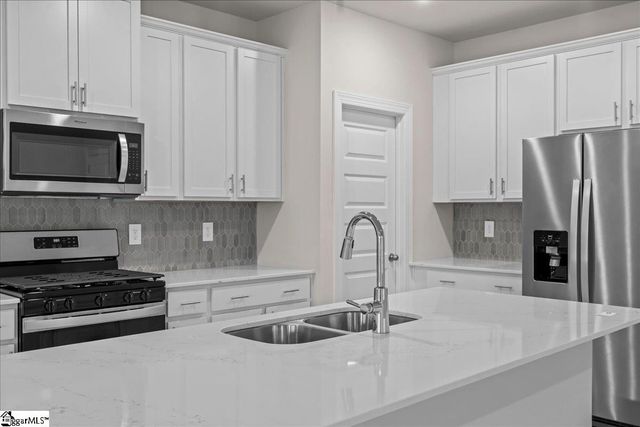 422 Yellowstone Trail, Gray Court, SC 29645