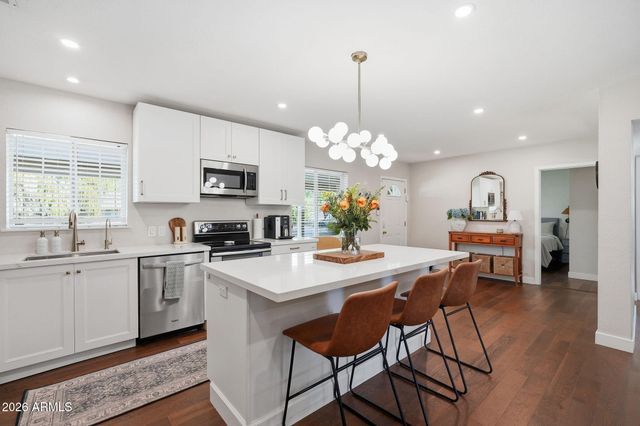 4246 N 10TH Street, Phoenix, AZ 85014