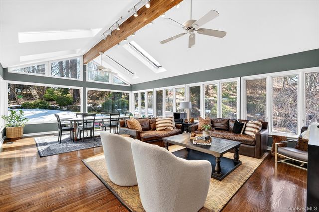 18 Reynolds Lane, Katonah, NY 10536