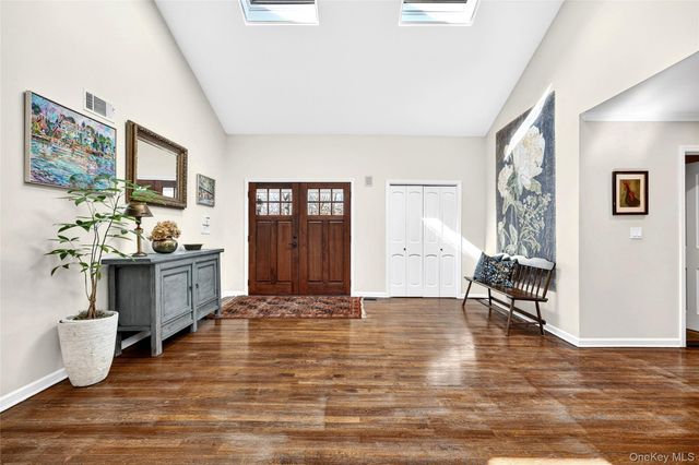 18 Reynolds Lane, Katonah, NY 10536