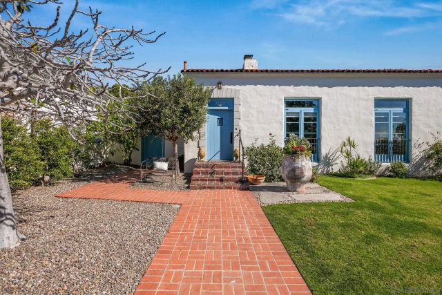 7227 Olivetas Ave, La Jolla, CA 92037