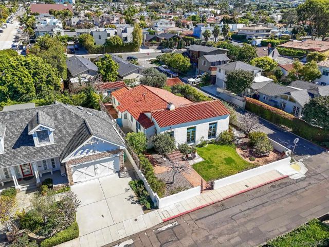 7227 Olivetas Ave, La Jolla, CA 92037
