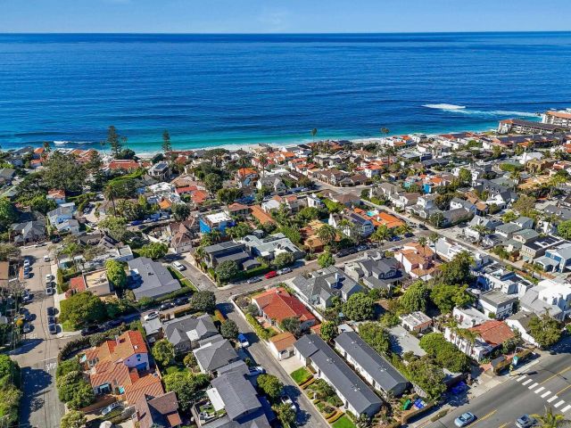 7227 Olivetas Ave, La Jolla, CA 92037