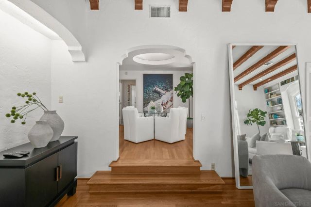 7227 Olivetas Ave, La Jolla, CA 92037