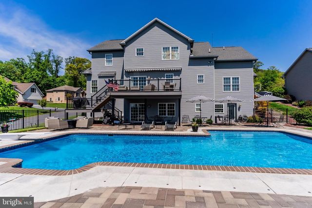 2101 CHATHAM WAY, Harrisburg, PA 17110