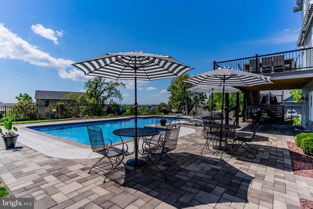 2101 CHATHAM WAY, Harrisburg, PA 17110
