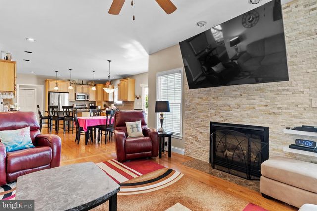 2101 CHATHAM WAY, Harrisburg, PA 17110