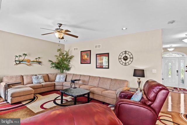 2101 CHATHAM WAY, Harrisburg, PA 17110