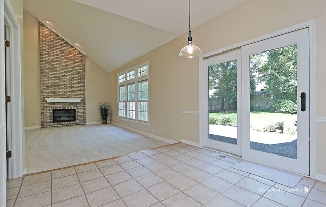1096 Chesapeake Boulevard, Grayslake, IL 60030