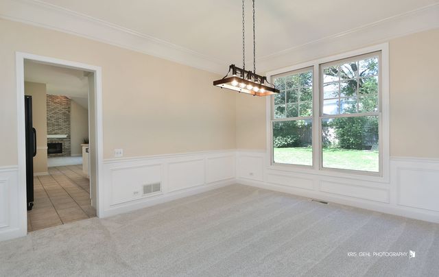 1096 Chesapeake Boulevard, Grayslake, IL 60030