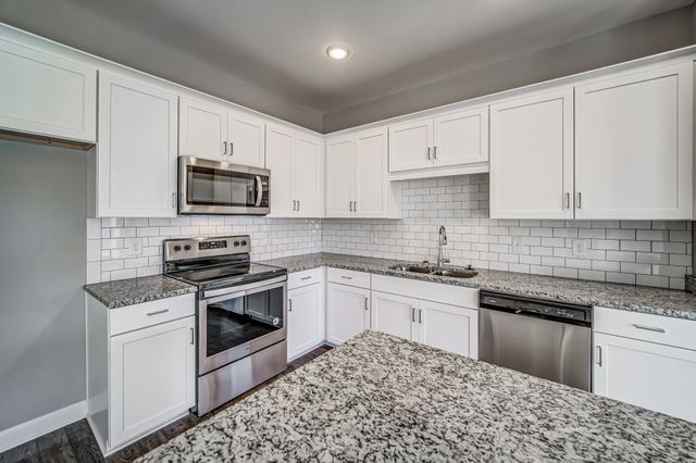 167 Rothwood PVT Drive, Hendersonville, TN 37075