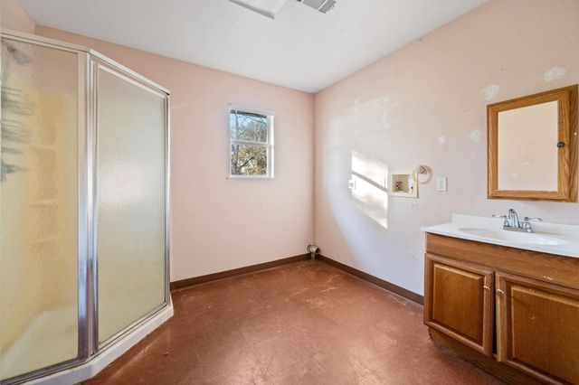 114 Main Street, Hull, TX 77564