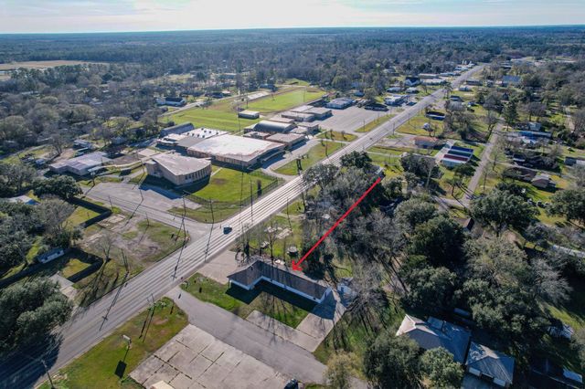 114 Main Street, Hull, TX 77564