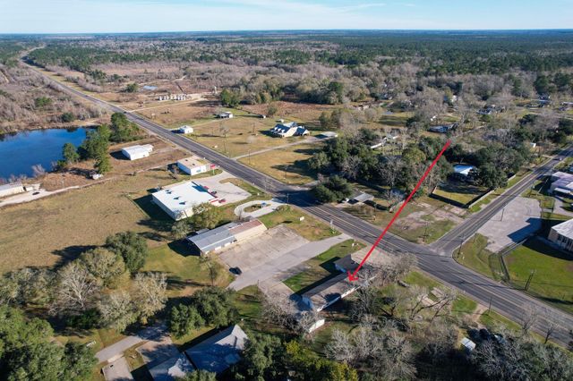 114 Main Street, Hull, TX 77564