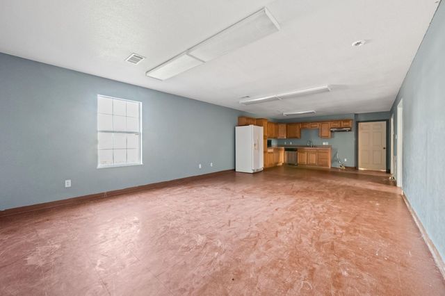 114 Main Street, Hull, TX 77564